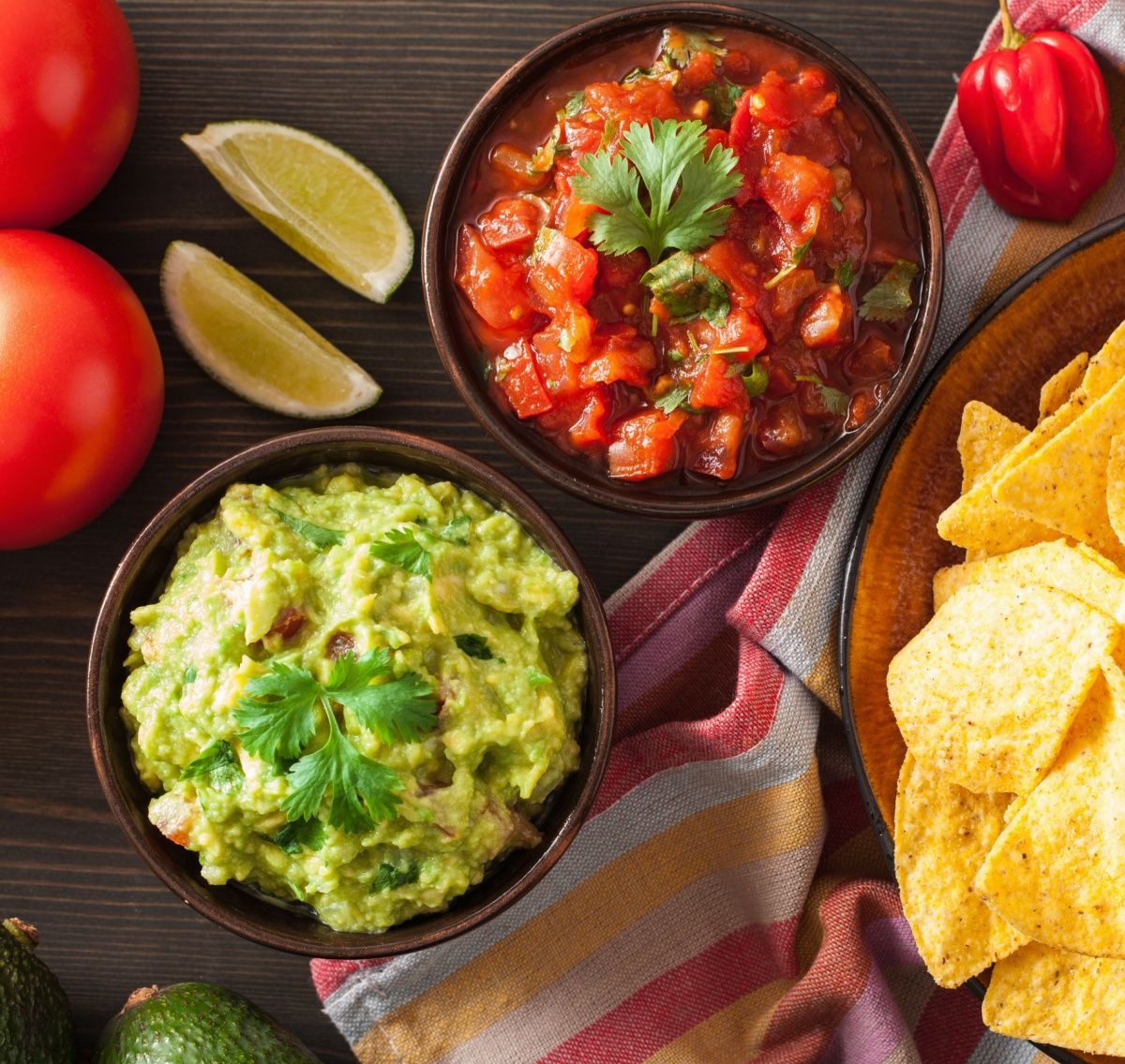 guacamole and salsa with chips