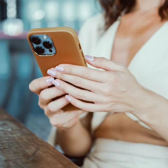woman-using-phone