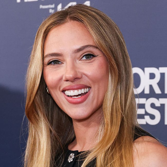 Scarlett Johansson Steals The Spotlight At Film Festival In A 'Stunning' Mini Dress As She Wins The Legend & Groundbreaker Award - SHEfinds Scarlett Johansson Steals The Spotlight At Film Festival In A 'Stunning' Mini Dress As She Wins The Legend & Groundbreaker Award - SHEfinds