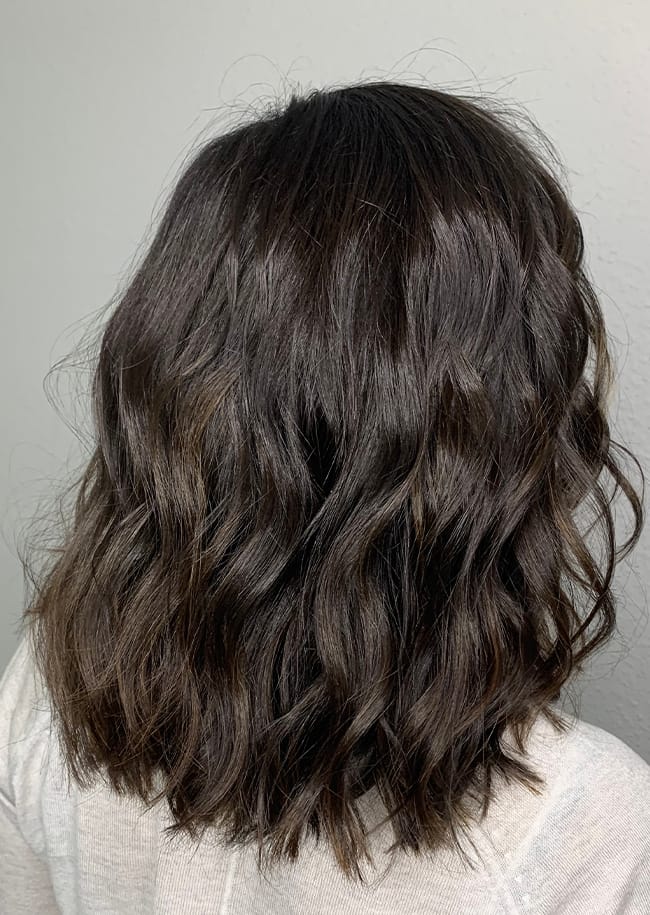 shoulder-length-wavy-hair