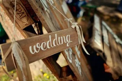 Choosing the wrong venue. Image from SHEfinds