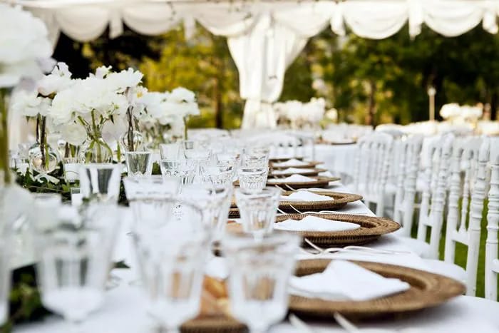 Sit Down Dinners. Image from SHEfinds