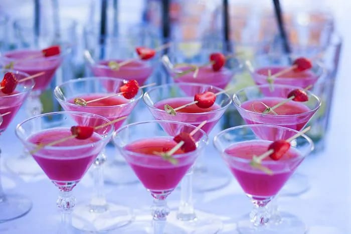 Signature His and Her Cocktails. Image from SHEfinds