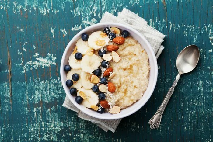 Steel-Cut Oats With Fruit yog