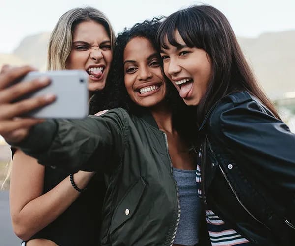 selfies angle