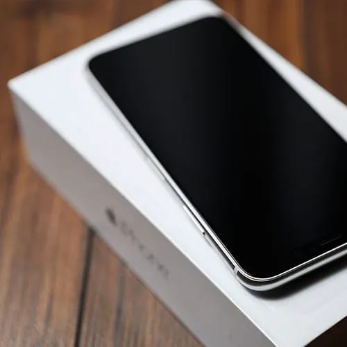 "iPhone X front view"