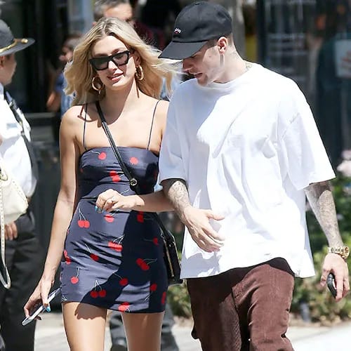 Hailey-Bieber-shows-up-as-an-excellent-wife-to-Justin