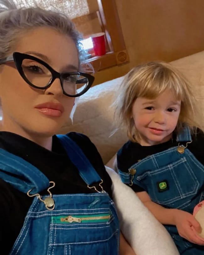 Kelly Osbourne selfie Minnie Osbourne