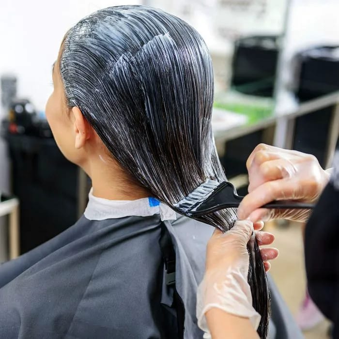 woman-getting-hair-dyed