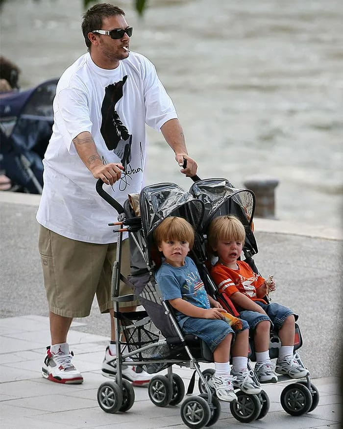 Kevin Federline with Sean Preston and Jayden James 2009