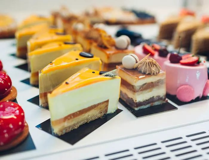 dessert cheesecake display case at restaurant