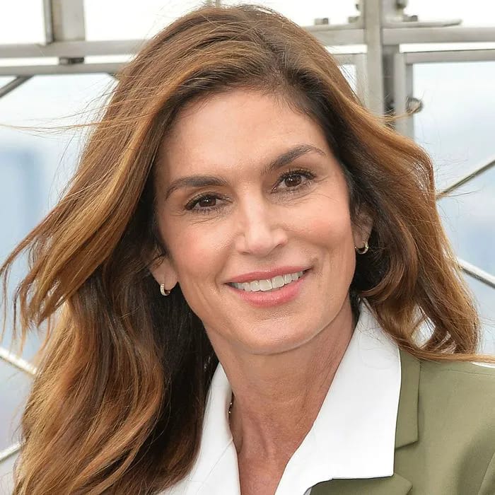 Cindy Crawford's timeless beauty in a throwback swimsuit photo.