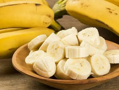 Plate of sliced banana
