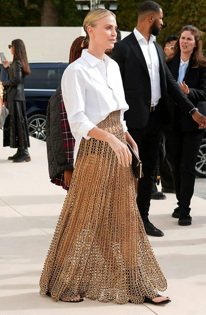 charlize theron dior show