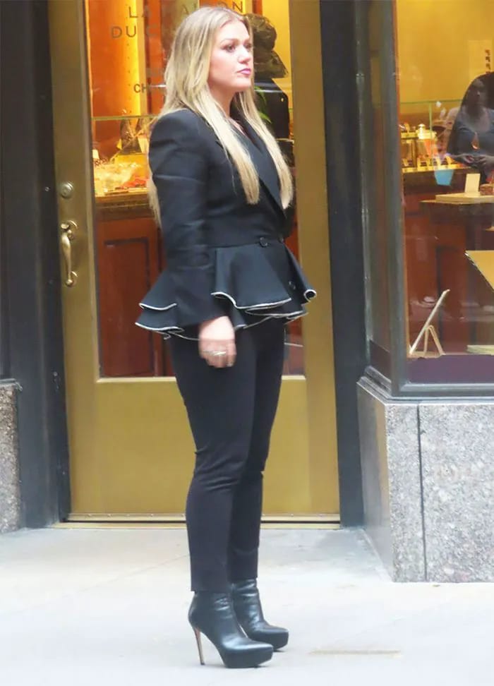 kelly clarkson rockefeller center