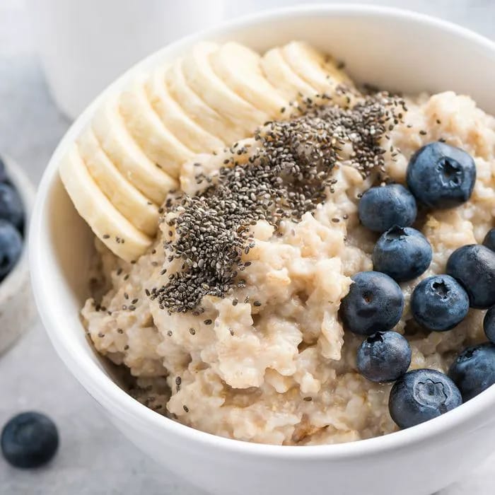 oatmeal topped with chia seeds and fruit