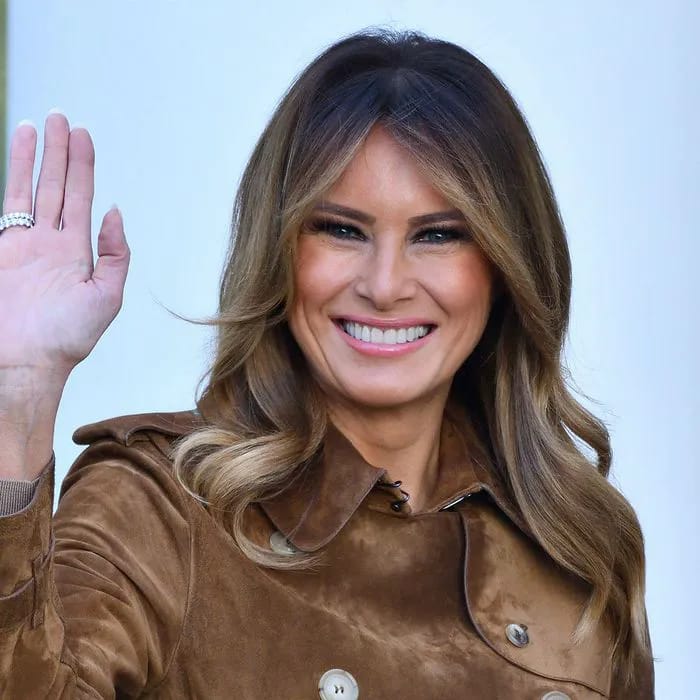Melania Trump waving and smiling