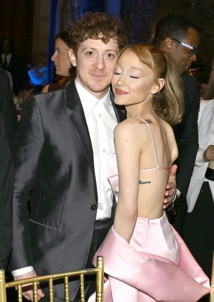 ariana grande ethan slater