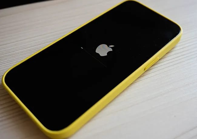 iphone-yellow-case
