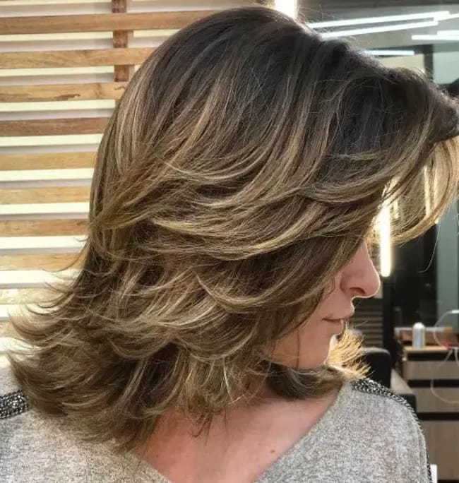 shoulder-length-hair
