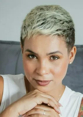 woman-micro-pixie