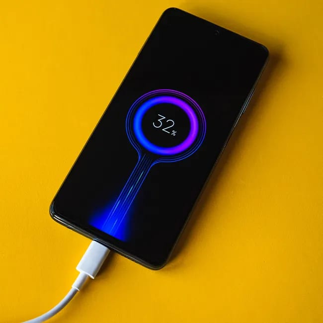 Android smartphone charging with a power adapter