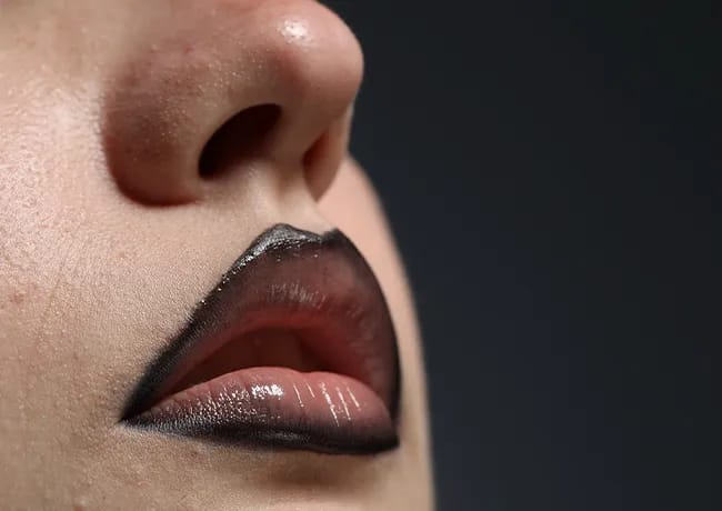 dark-lip-liner