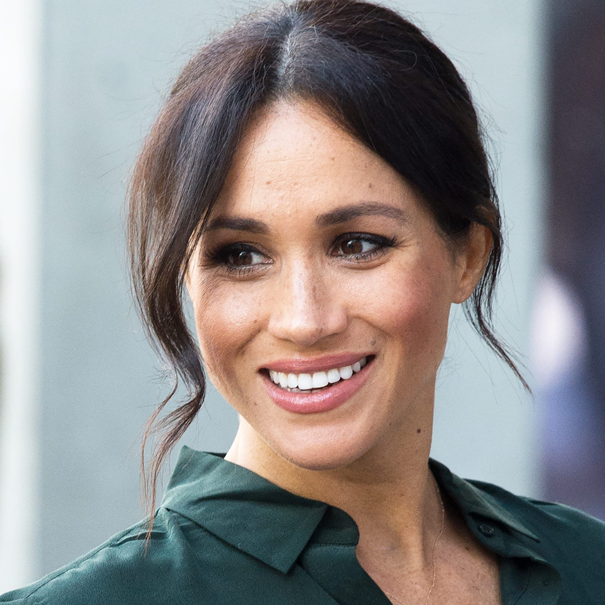 meghan markle emerald green dress Shines In An At A Benefit In Indi 2026 all collection