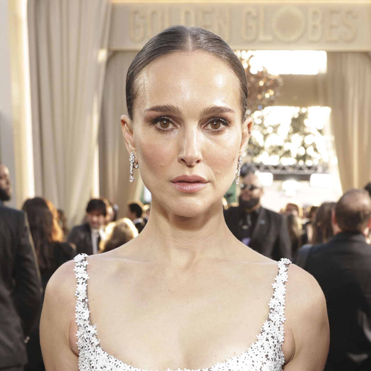 natalie portman dior dress golden globes Shines In A Custom Made Bedazzled Gown But Fan natalie portman 2024