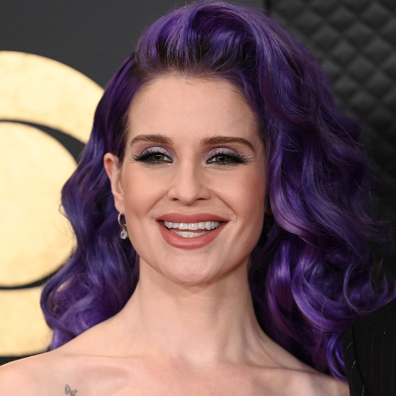 fans-are-so-sad-for-kelly-osbourne-after-she-steps-out-in-a-l
