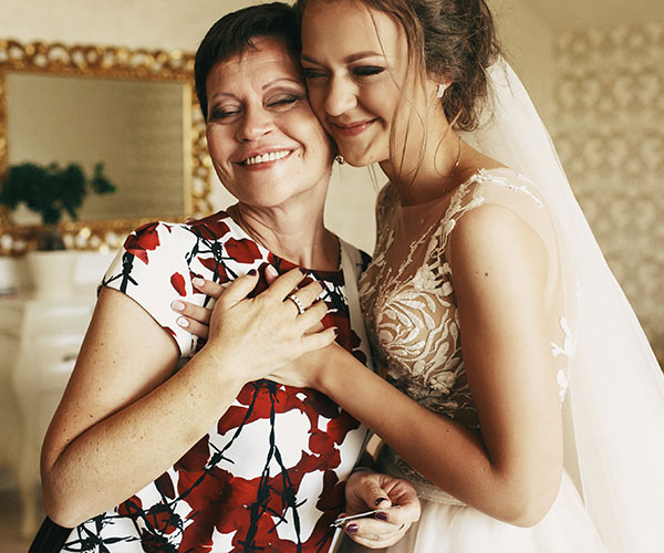 Letting Your Mom Choose For You choosing maid of honor mistakes