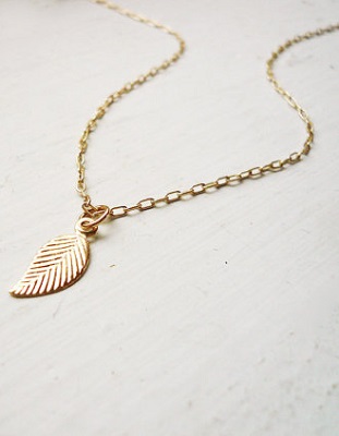 Nugaard Designs Gold Jequitiba Leaf Pendant Necklace - SHEfinds