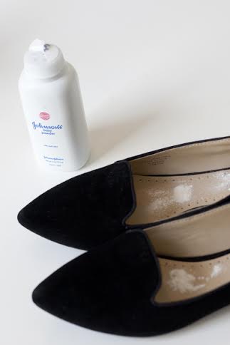 How To Get Stinky Feet Smell Out Of Flats - SHEfinds