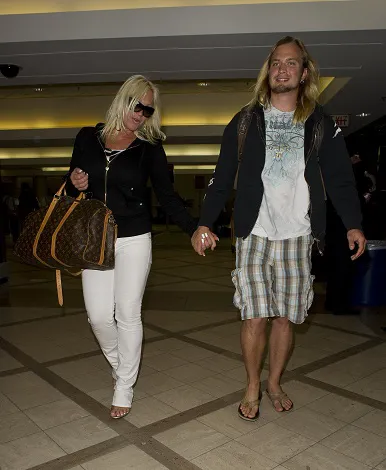 Linda Hogan and Charlie Hill posing together