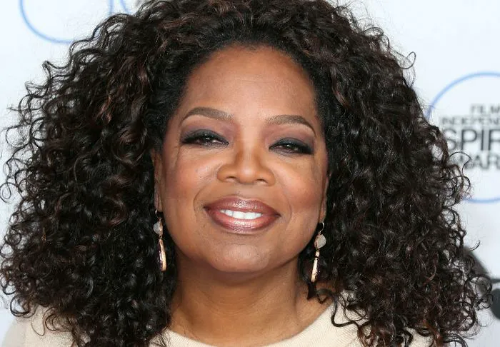7 Celebrities Who Grew Up Poor – PHXN