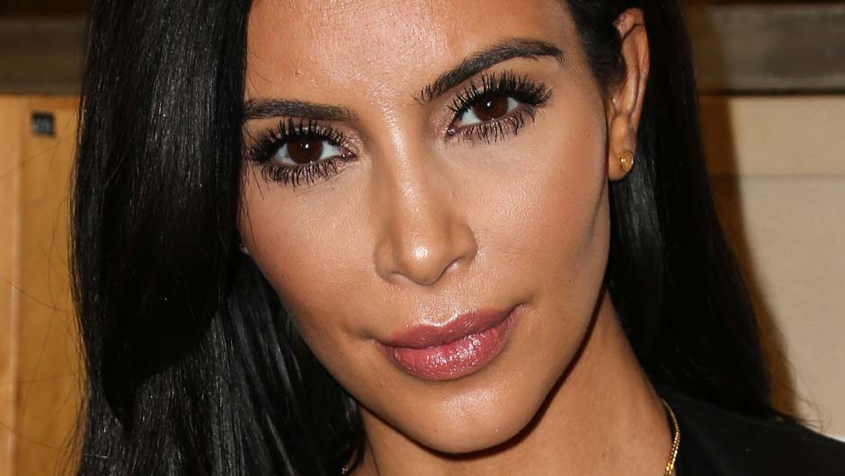 Kim Kardashain No Makeup Vouge Spain Cover | Kim Kardashian Goes Makeup ...