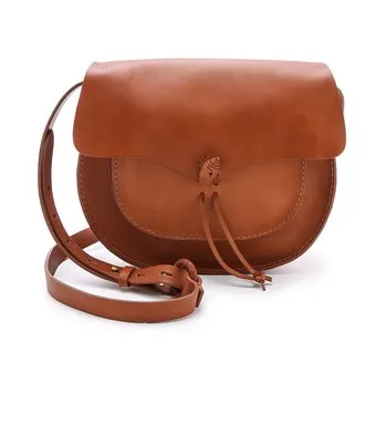 Madewell saddle bag featuring a vintage look.