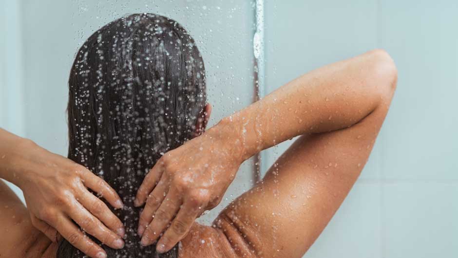 Benefits Of Rinsing Hair With Cold Water - SHEfinds