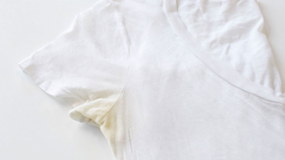 How To Prevent Yellow Pit Stains On White T-Shirts - SHEfinds
