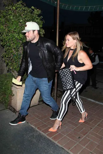 Hilary Duff and Mike Comrie Image from SHEfinds