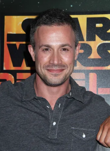 Freddie Prinze Jr. Image from SHEfinds
