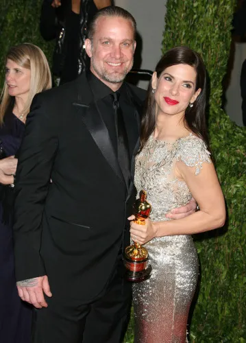 Sandra Bullock and Jesse James Image from SHEfinds