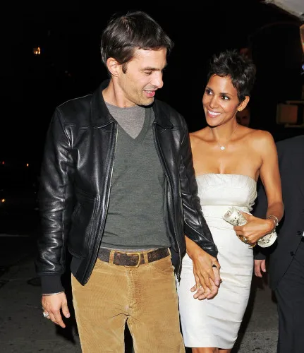 Halle Berry and Olivier Martinez Image from SHEfinds