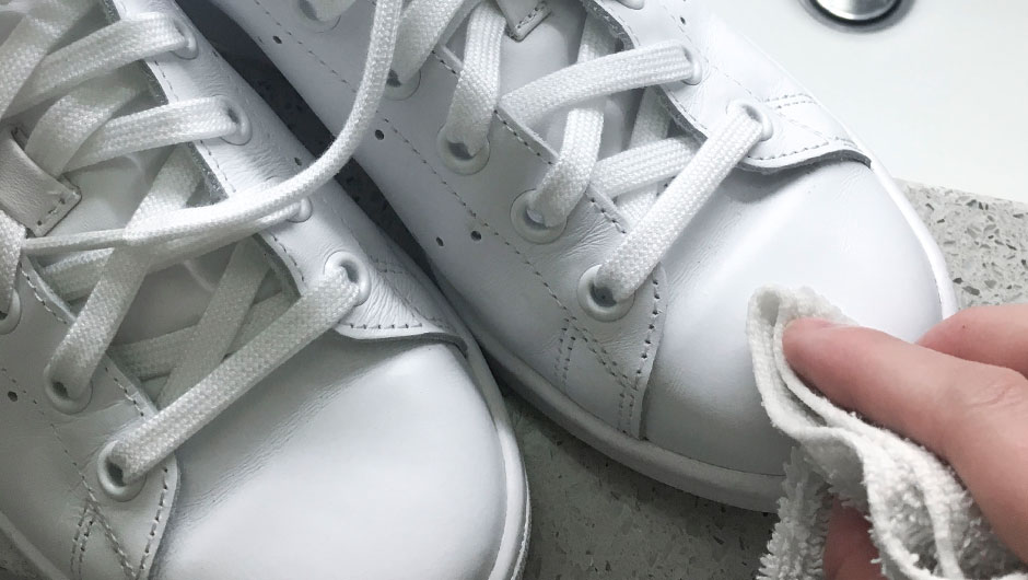 how to keep sneakers looking new
