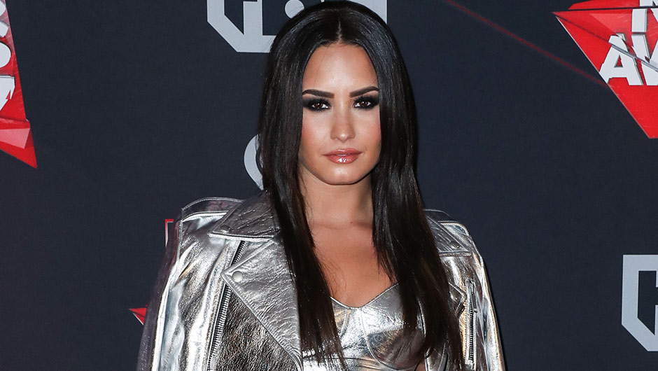 Demi Lovato long hair