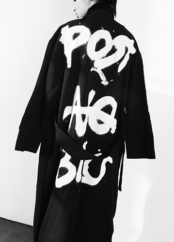 Post No Bills Kimono