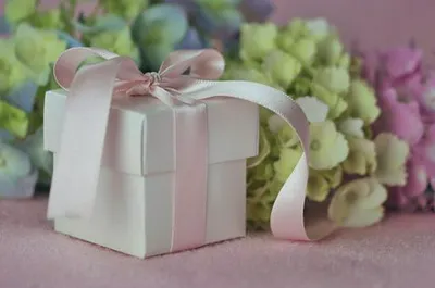 Bridal Party Gifts Image from SHEfinds