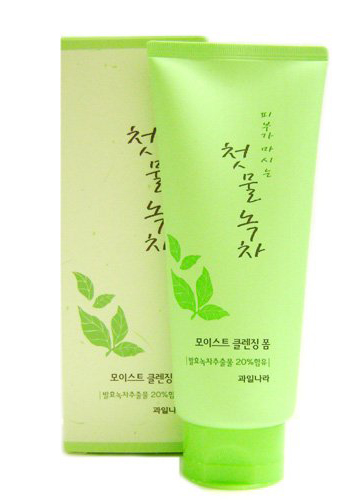 The First Green Tea Natural Facial Cleansing Foam