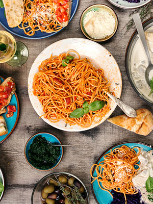 The One Thing You Should Drink At Dinner For Weight Loss, According To