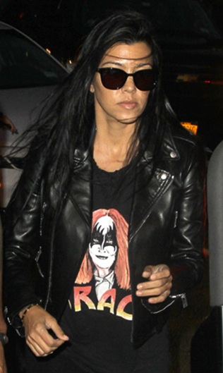 kourtney kardashian graphic tee outfit